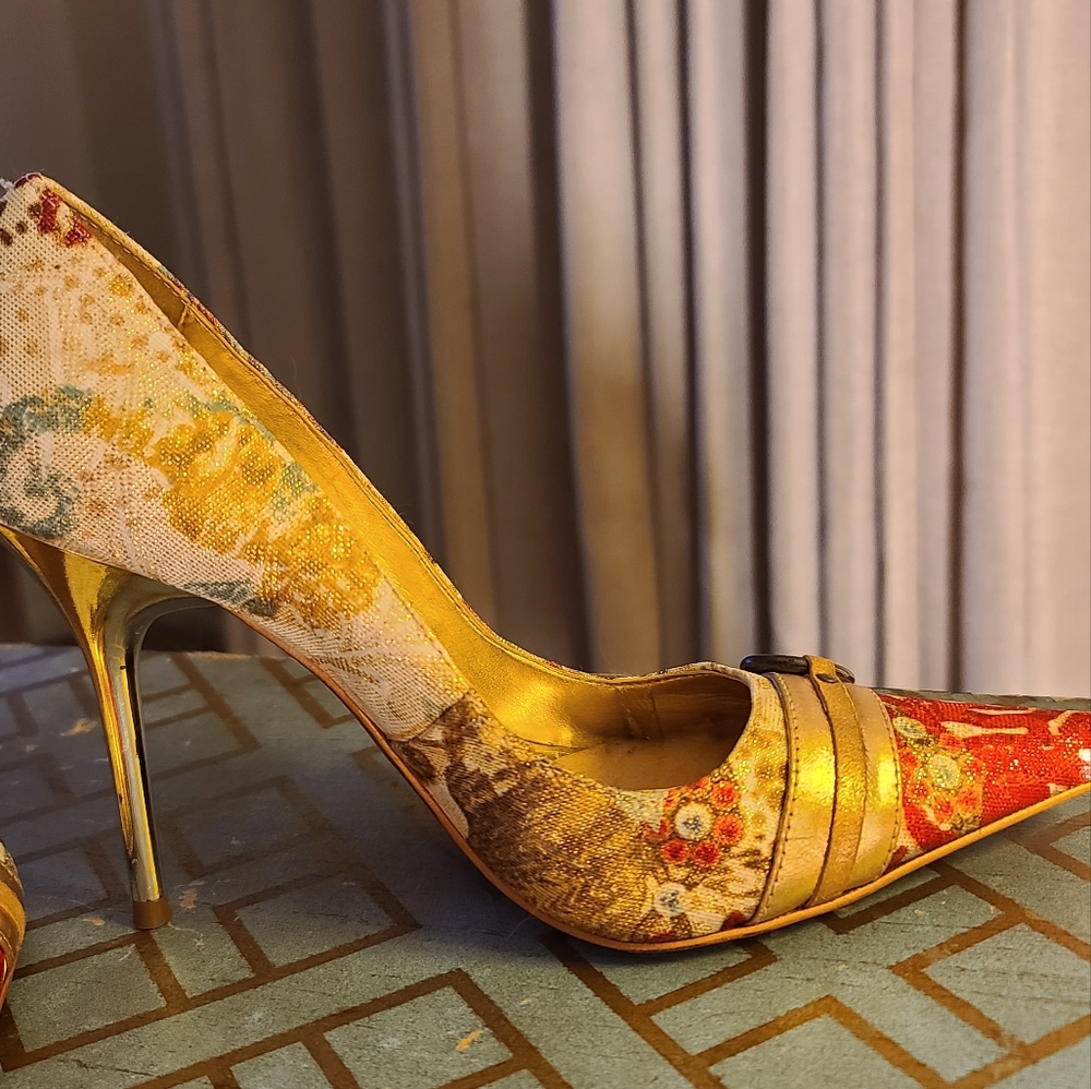 ALDO BEAUTIFUL  MULTI COLOR FLORAL SHIMMER GOLD HIGH HEAL SHOES